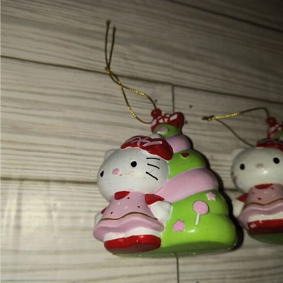 Sanrio Hello Kitty Christmas Tree Ornament 3.5” Pink Red Green 2005 Set Of 2 - Picture 8 of 9